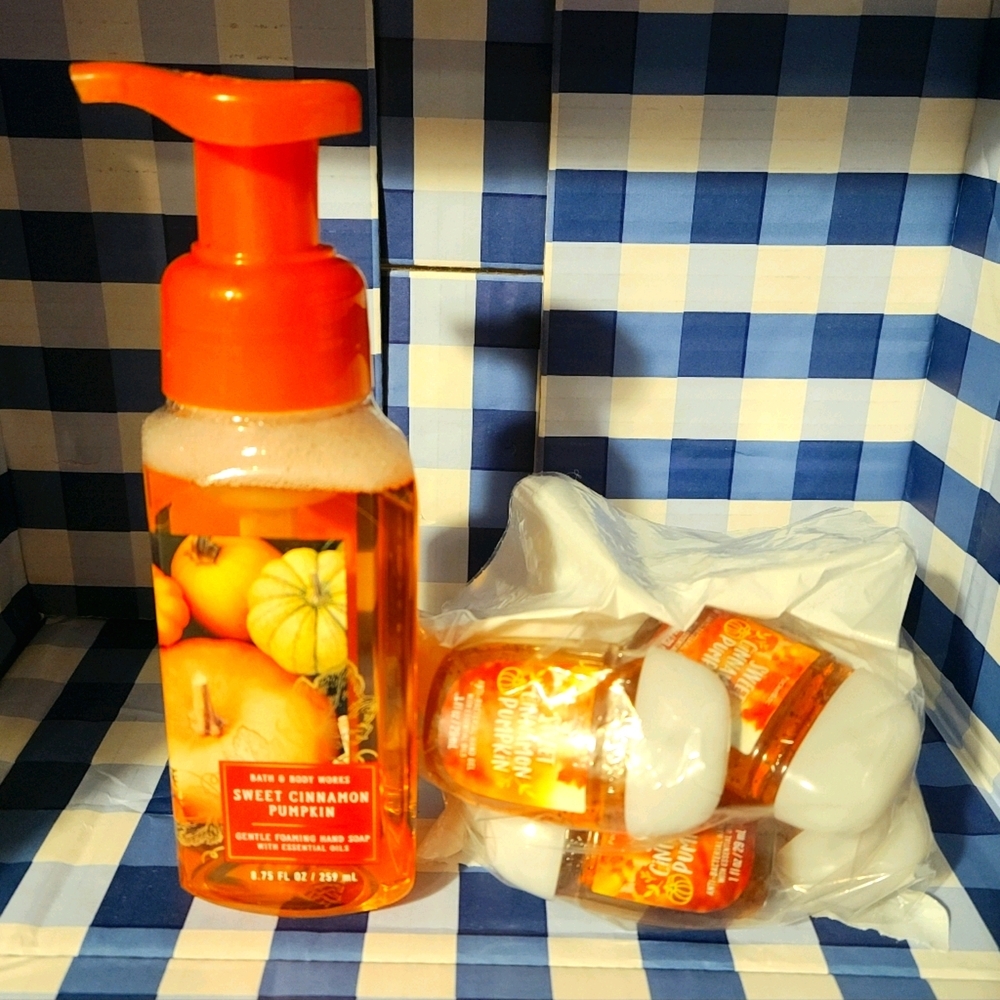 SWEET CINNAMON PUMPKIN GENTLE FOAMING HAND SOAP & SANITIZER SET